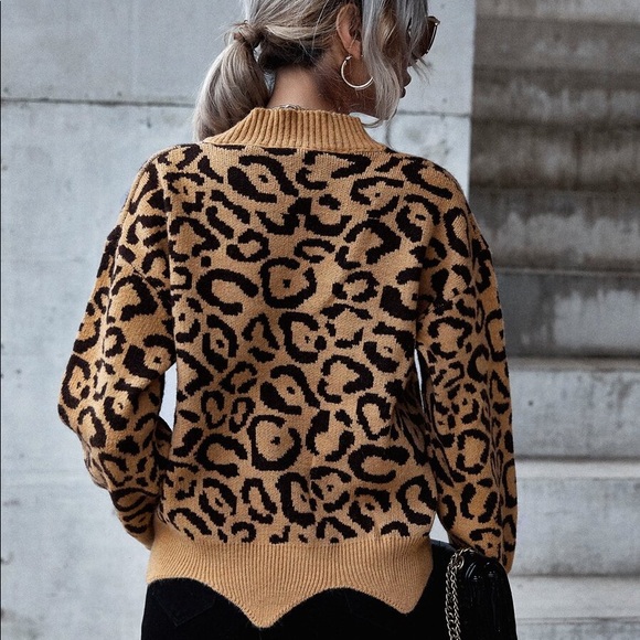 Camel tan v neck leopard print knit sweater - Picture 5 of 5